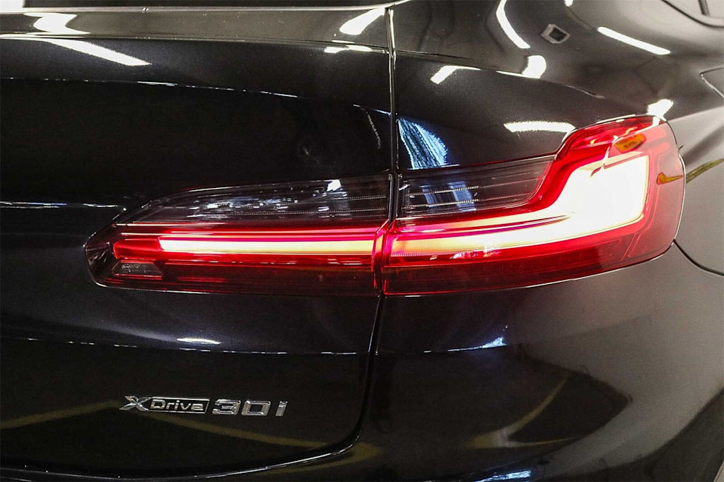 Thumbnail: 2021 BMW X4 - 21