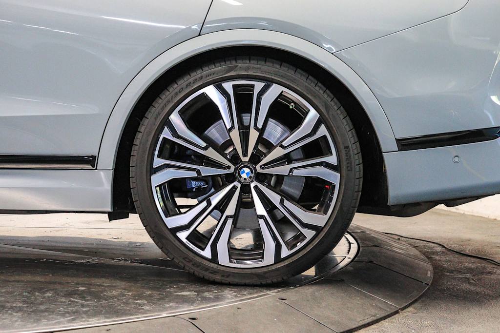 Thumbnail: 2024 BMW X7 - 20