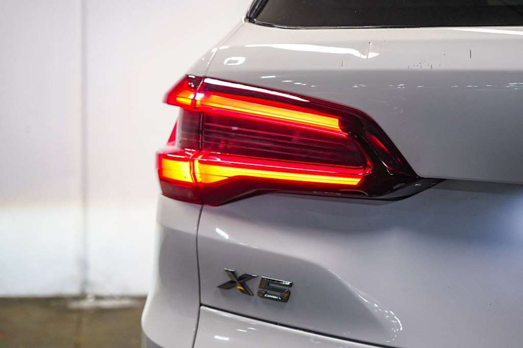 Thumbnail: 2023 BMW X5 - 23