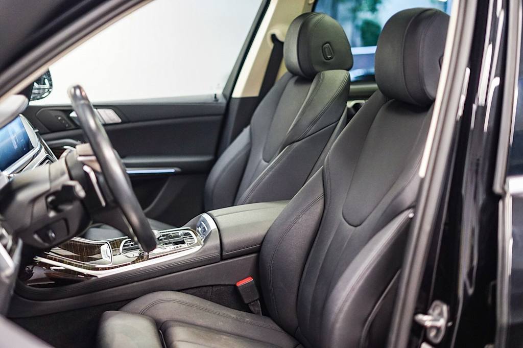 Thumbnail: 2020 BMW X7 - 10