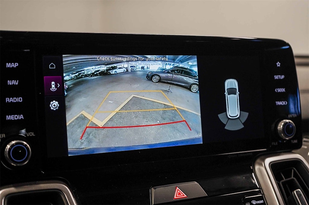 Thumbnail: 2022 Kia Sorento - 28