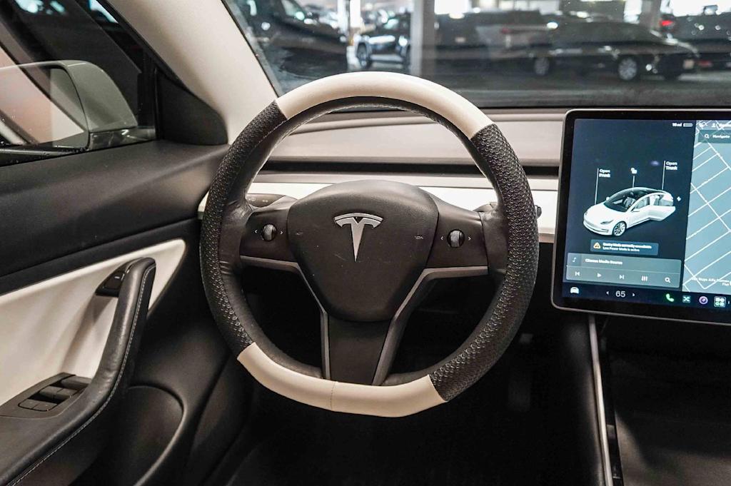 Thumbnail: 2020 Tesla Model 3 - 9