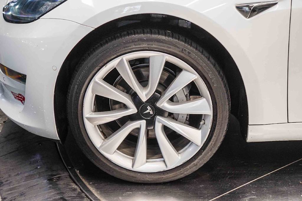 Thumbnail: 2020 Tesla Model 3 - 17