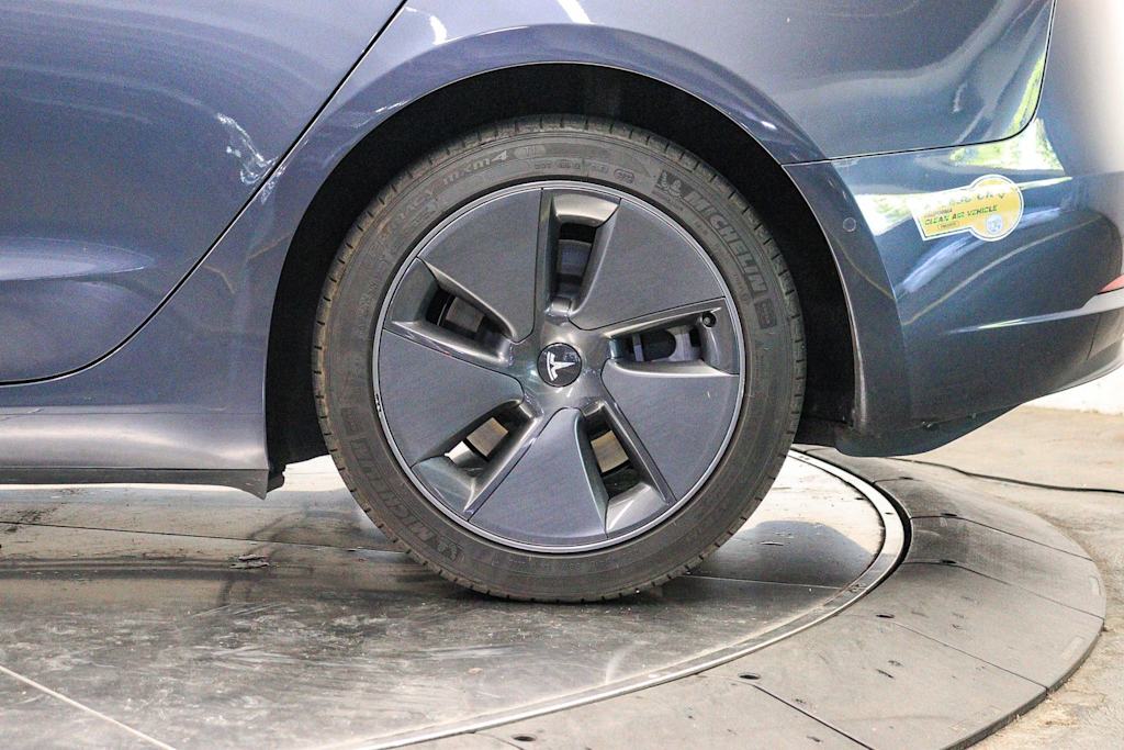 Thumbnail: 2022 Tesla Model 3 - 19