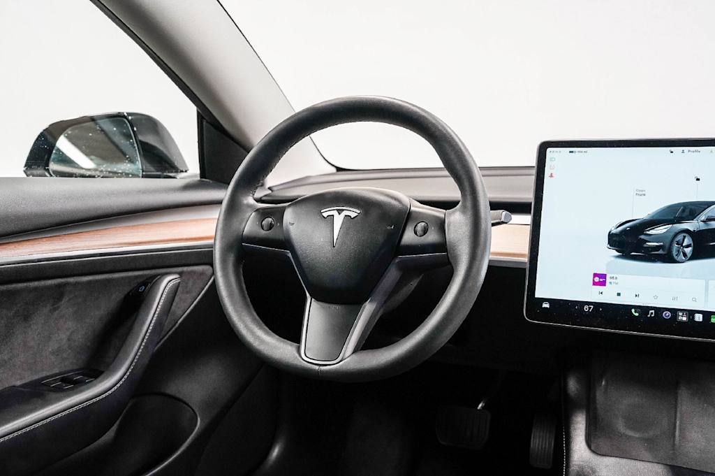 Thumbnail: 2023 Tesla Model 3 - 12