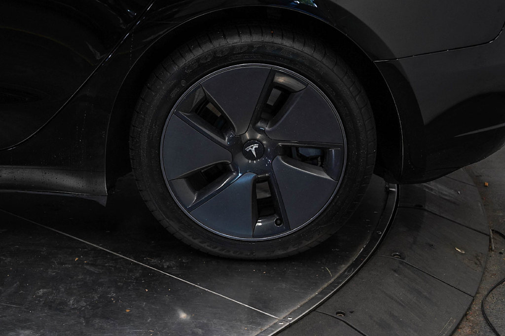 Thumbnail: 2023 Tesla Model 3 - 20