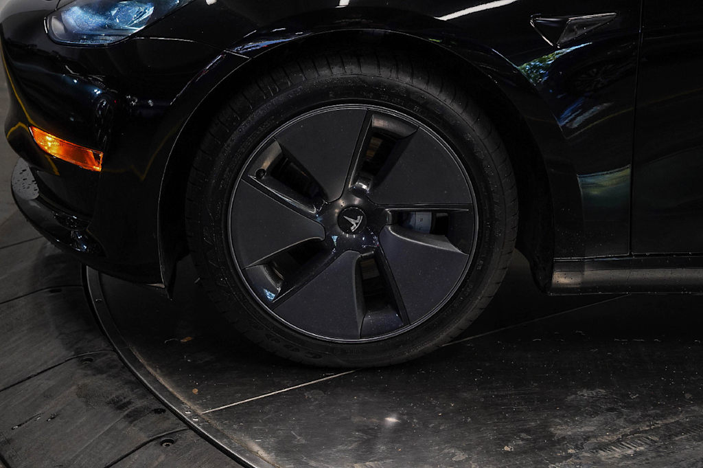 Thumbnail: 2023 Tesla Model 3 - 6