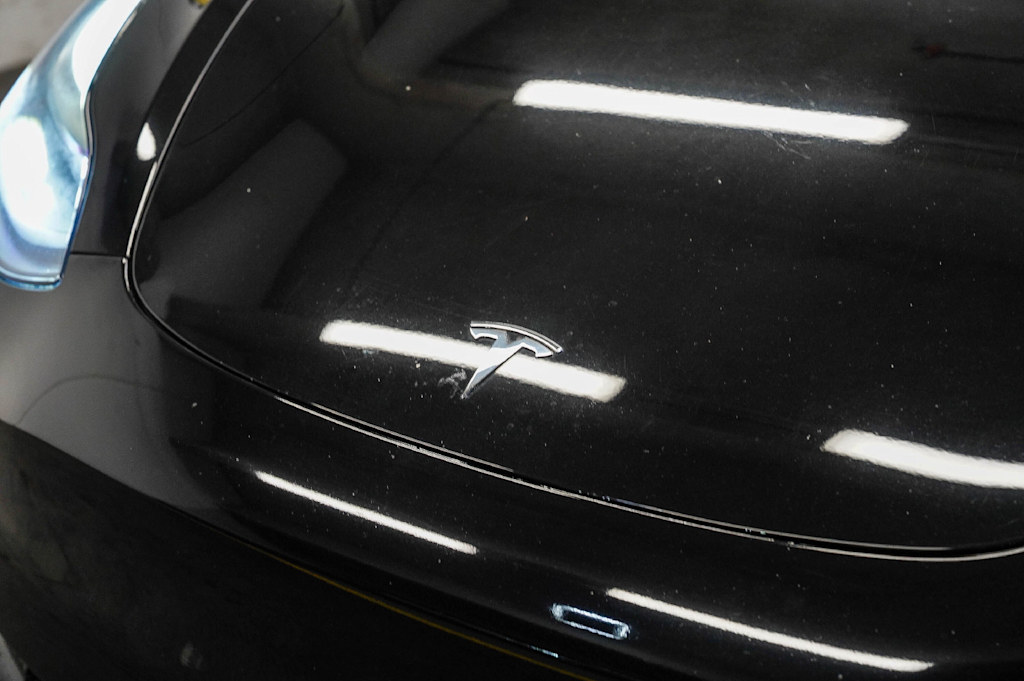 Thumbnail: 2023 Tesla Model 3 - 19