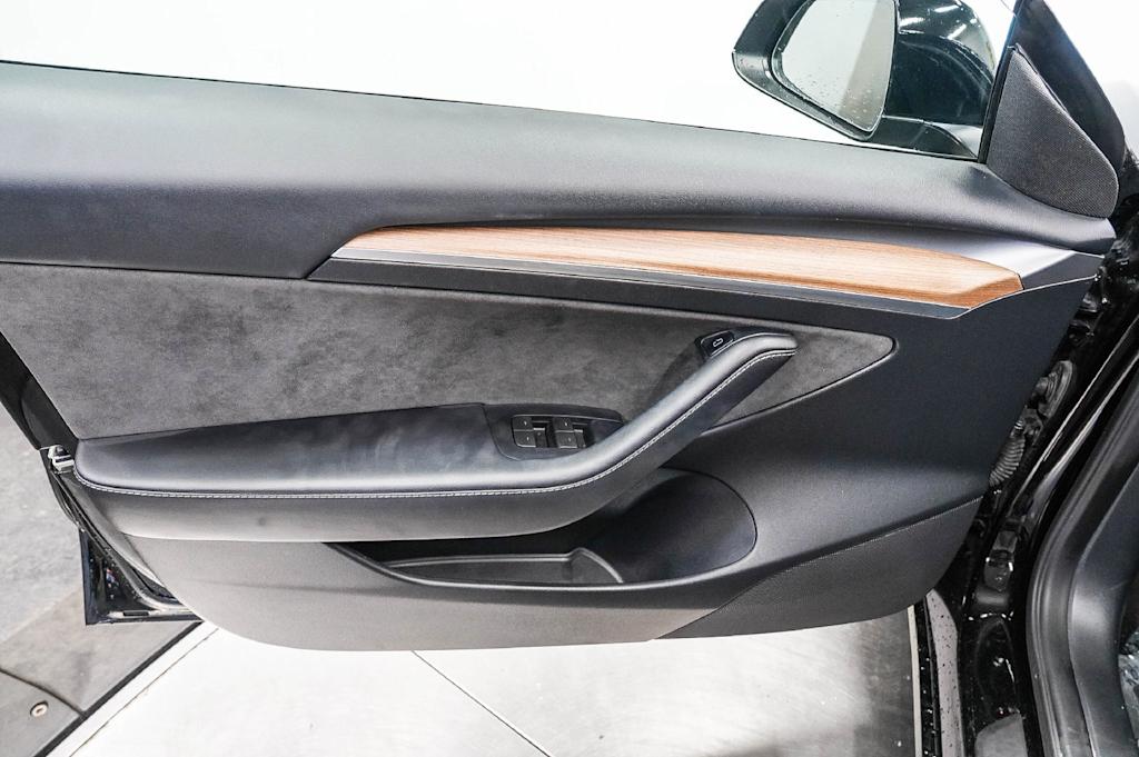 Thumbnail: 2023 Tesla Model 3 - 23