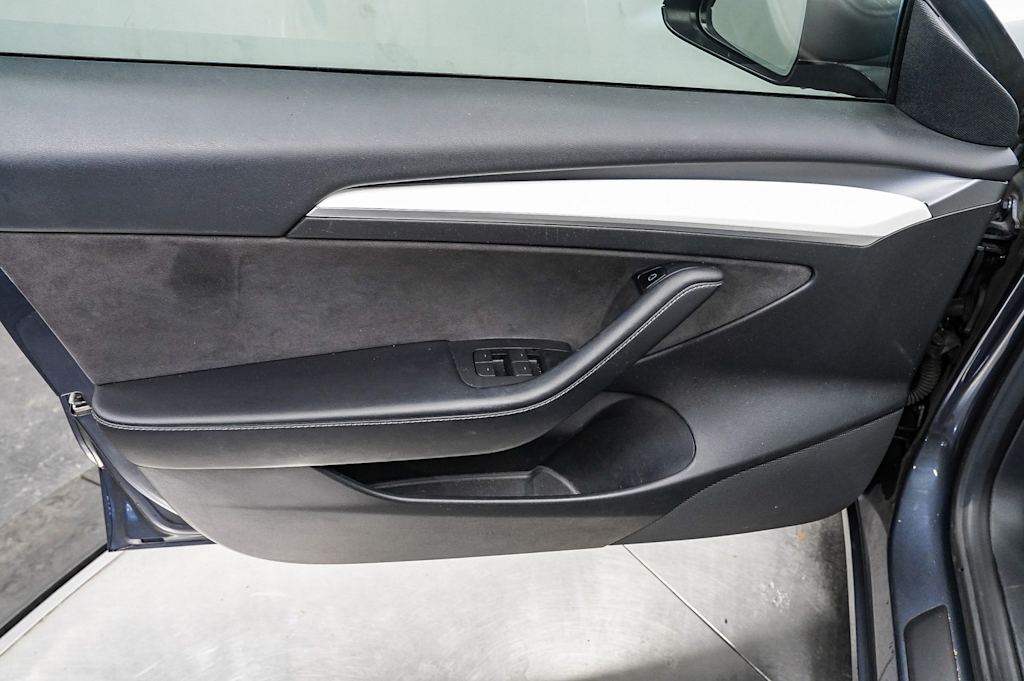 Thumbnail: 2022 Tesla Model 3 - 23
