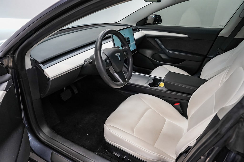 Thumbnail: 2022 Tesla Model 3 - 11