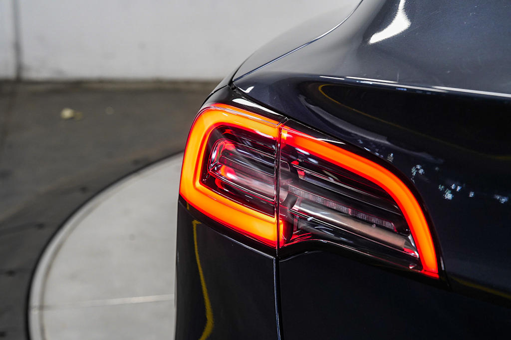 Thumbnail: 2022 Tesla Model 3 - 21