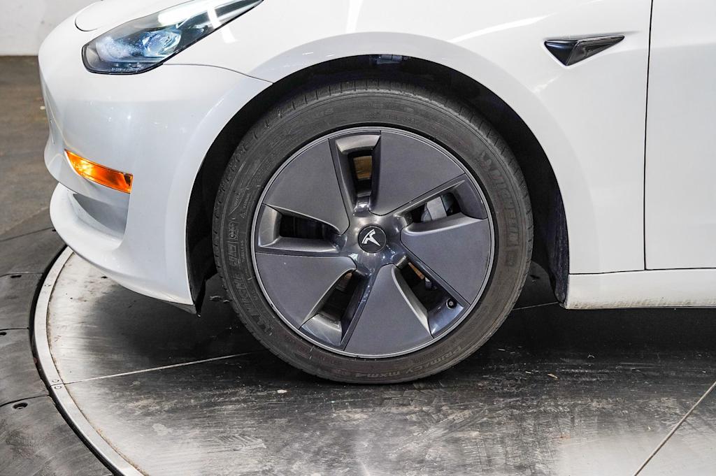 Thumbnail: 2023 Tesla Model 3 - 7