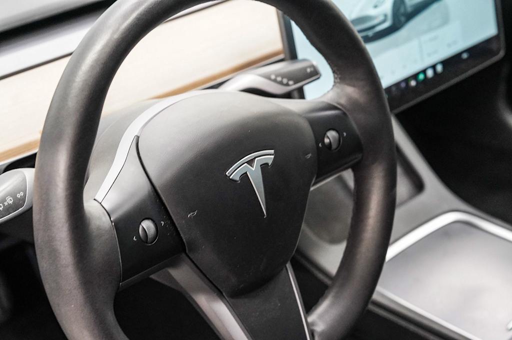 Thumbnail: 2023 Tesla Model 3 - 14