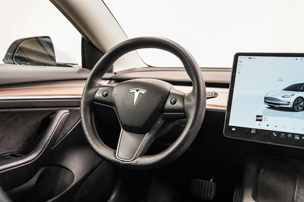 Thumbnail: 2023 Tesla Model 3 - 13