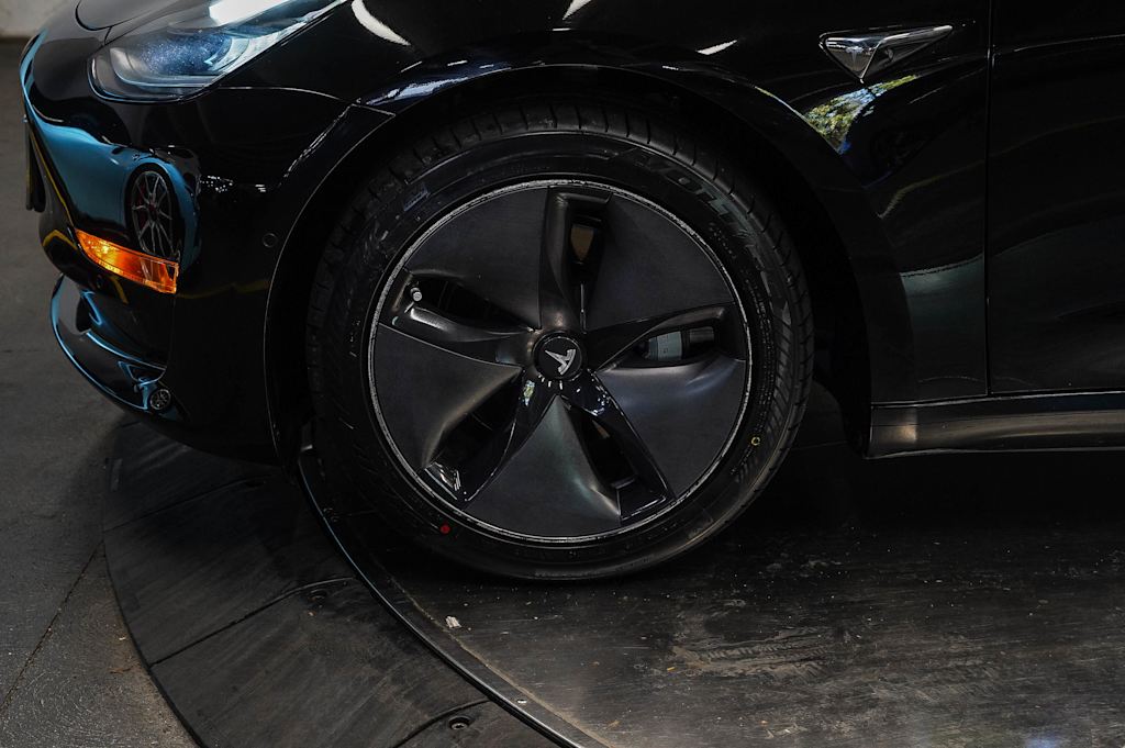 Thumbnail: 2018 Tesla Model 3 - 6