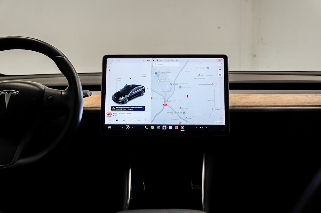 Thumbnail: 2018 Tesla Model 3 - 21