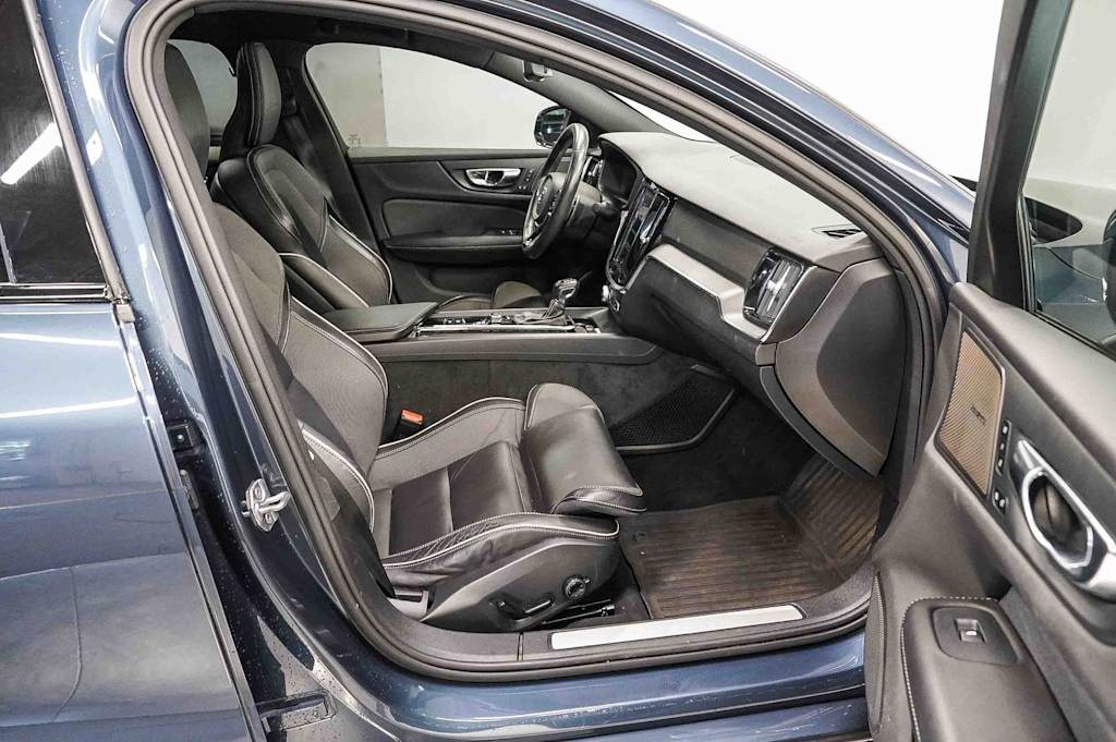 Thumbnail: 2019 Volvo S60 - 9