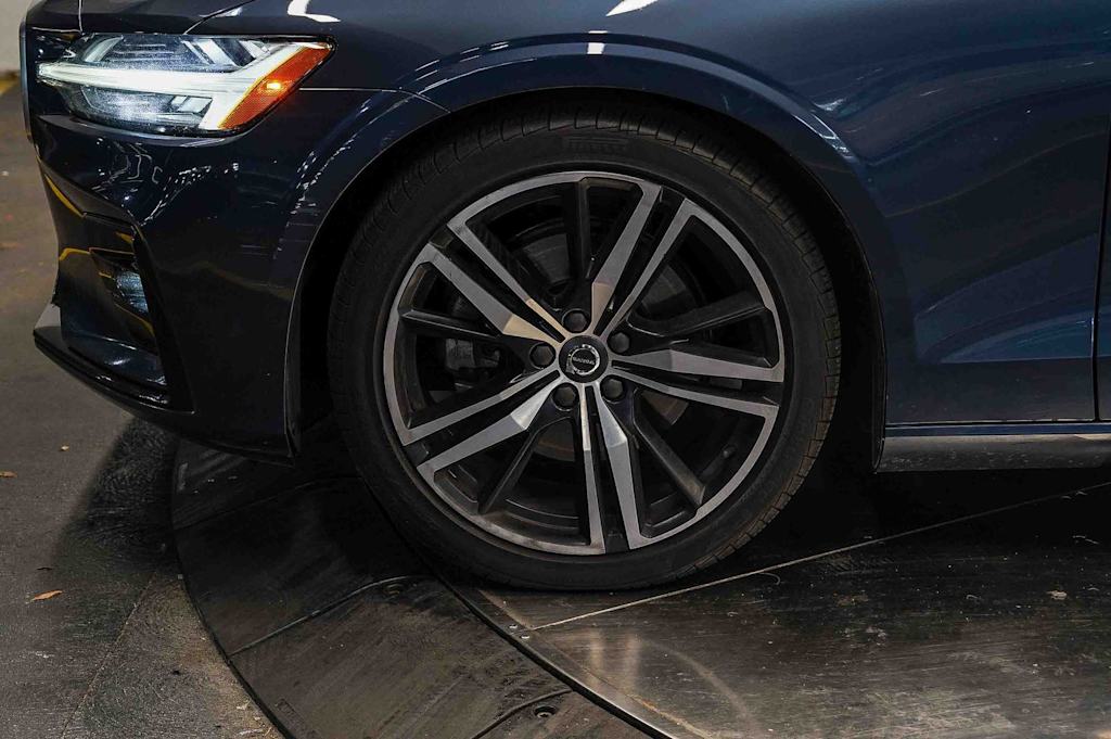 Thumbnail: 2019 Volvo S60 - 6