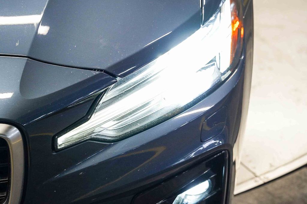 Thumbnail: 2019 Volvo S60 - 21