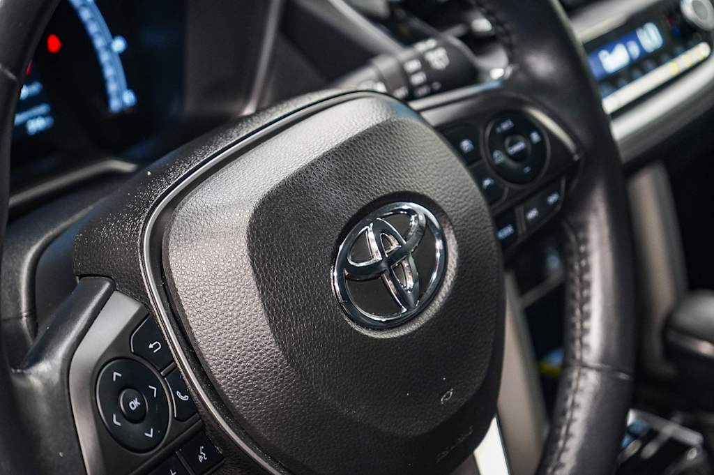 Thumbnail: 2023 Toyota Corolla Cross - 26
