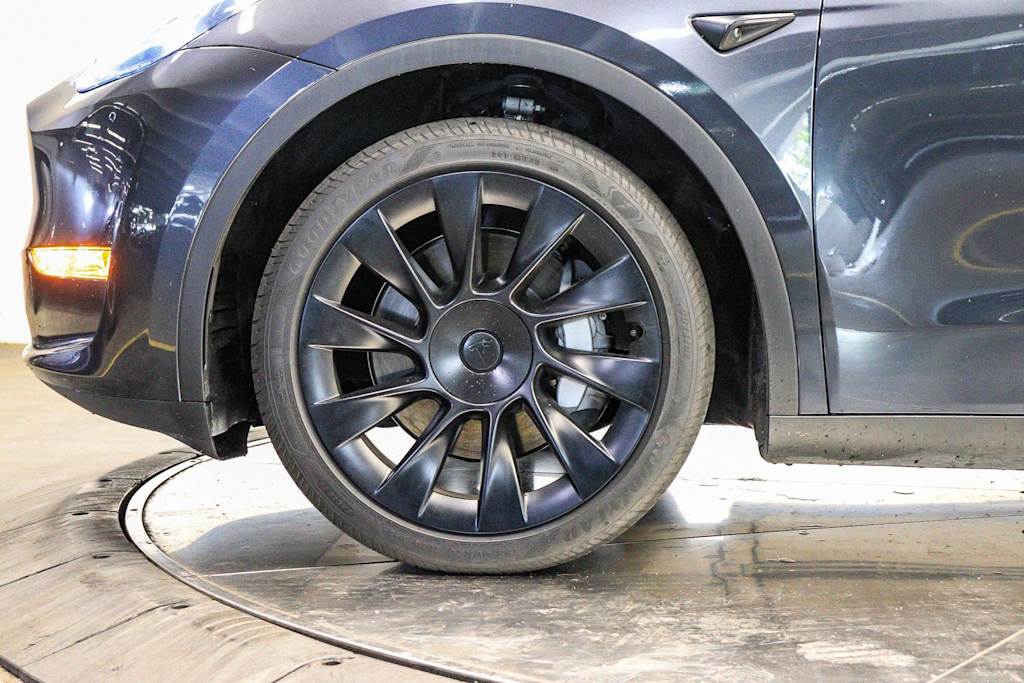 Thumbnail: 2024 Tesla Model Y - 5
