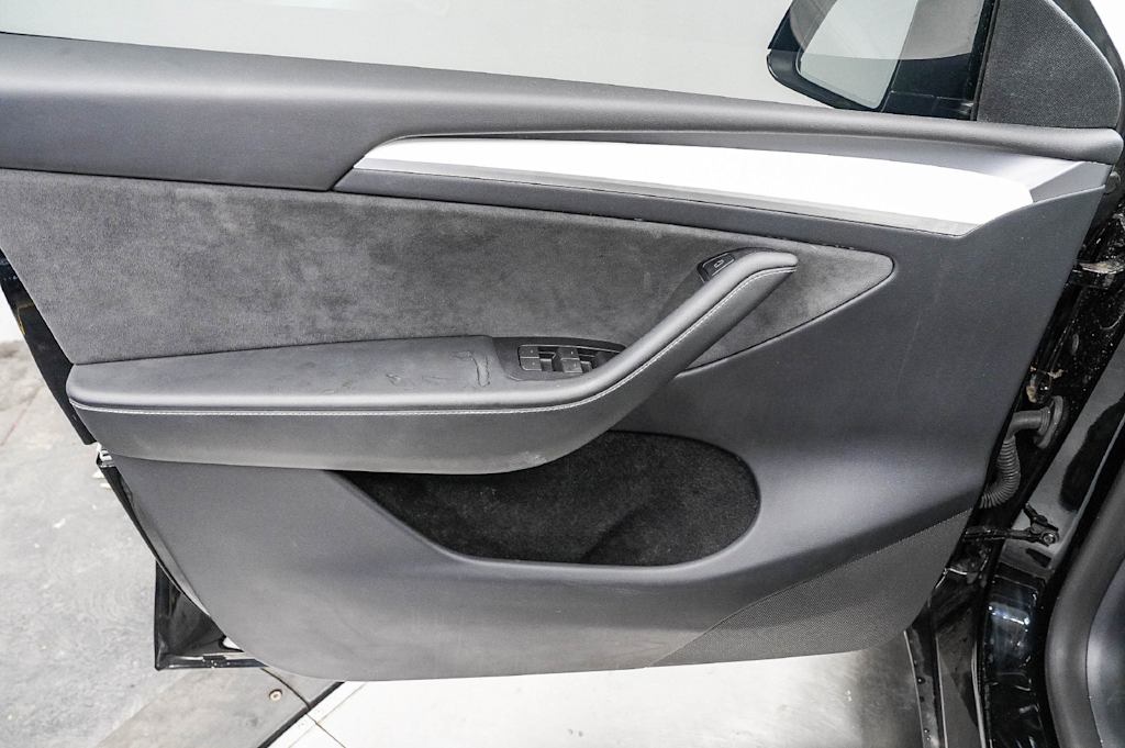 Thumbnail: 2023 Tesla Model Y - 23