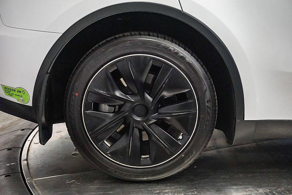 Thumbnail: 2023 Tesla Model Y - 22