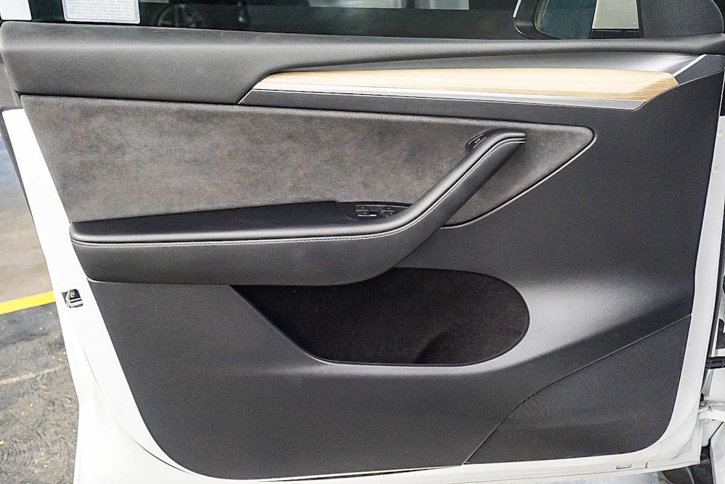 Thumbnail: 2023 Tesla Model Y - 25