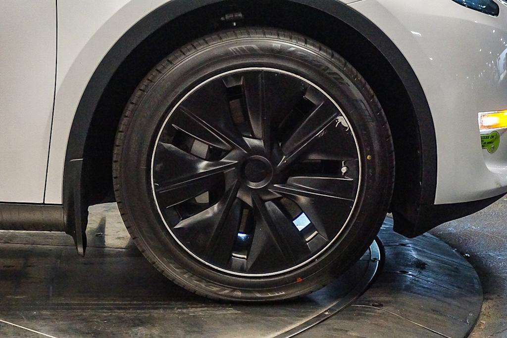 Thumbnail: 2023 Tesla Model Y - 7