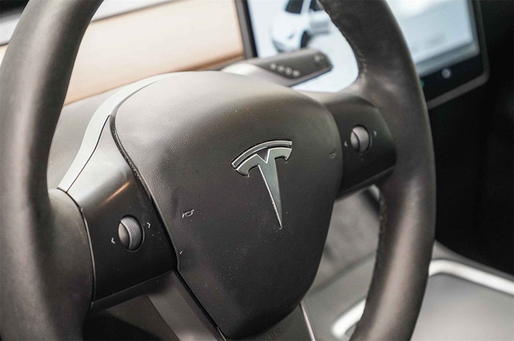 Thumbnail: 2023 Tesla Model Y - 21