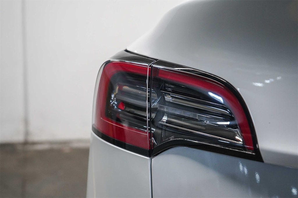 Thumbnail: 2023 Tesla Model Y - 20