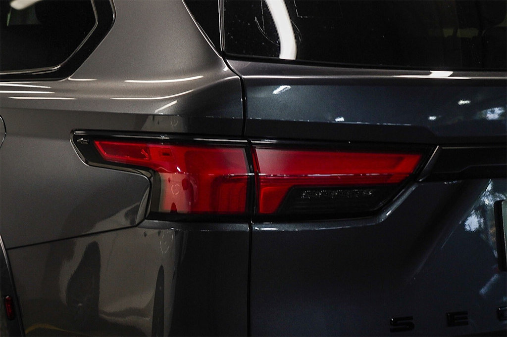 Thumbnail: 2023 Toyota Sequoia - 18