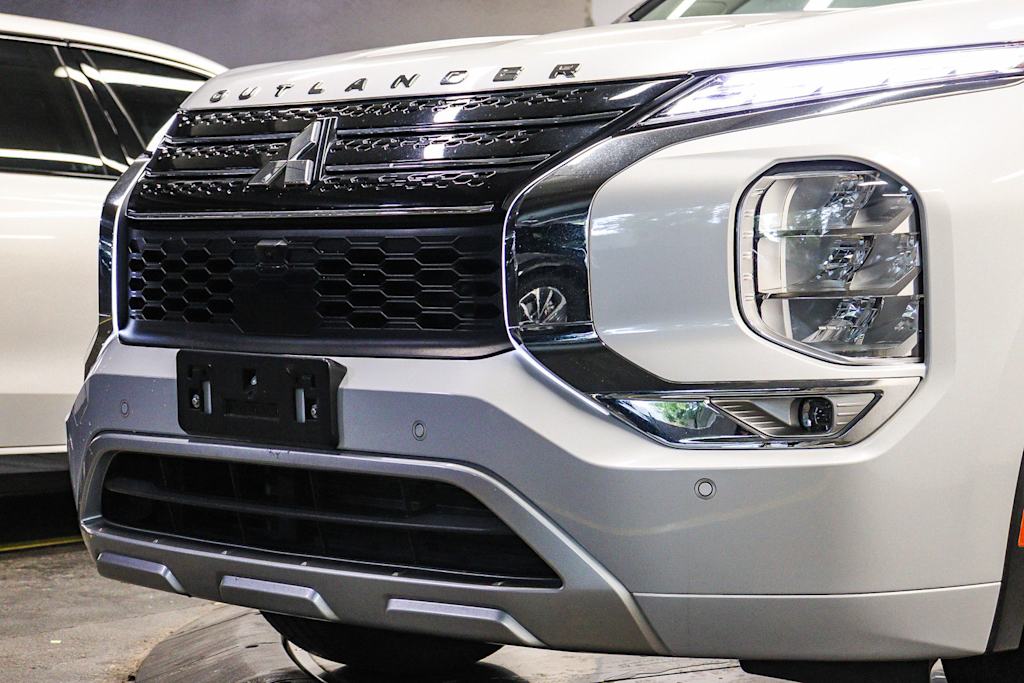 Thumbnail: 2024 Mitsubishi Outlander - 18