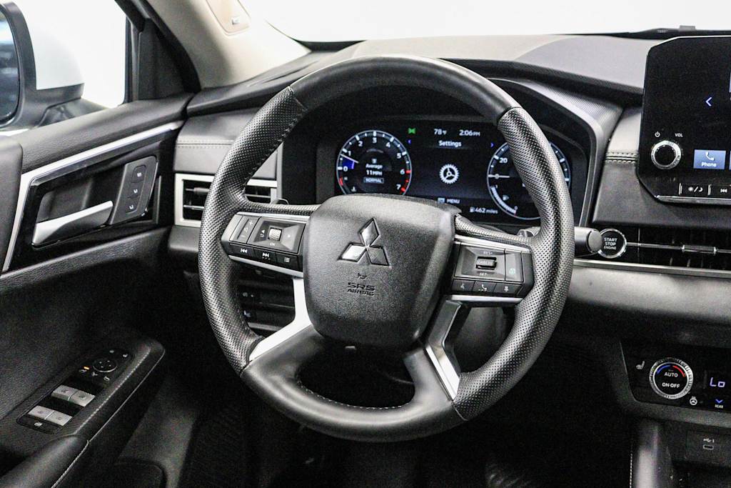 Thumbnail: 2024 Mitsubishi Outlander - 9