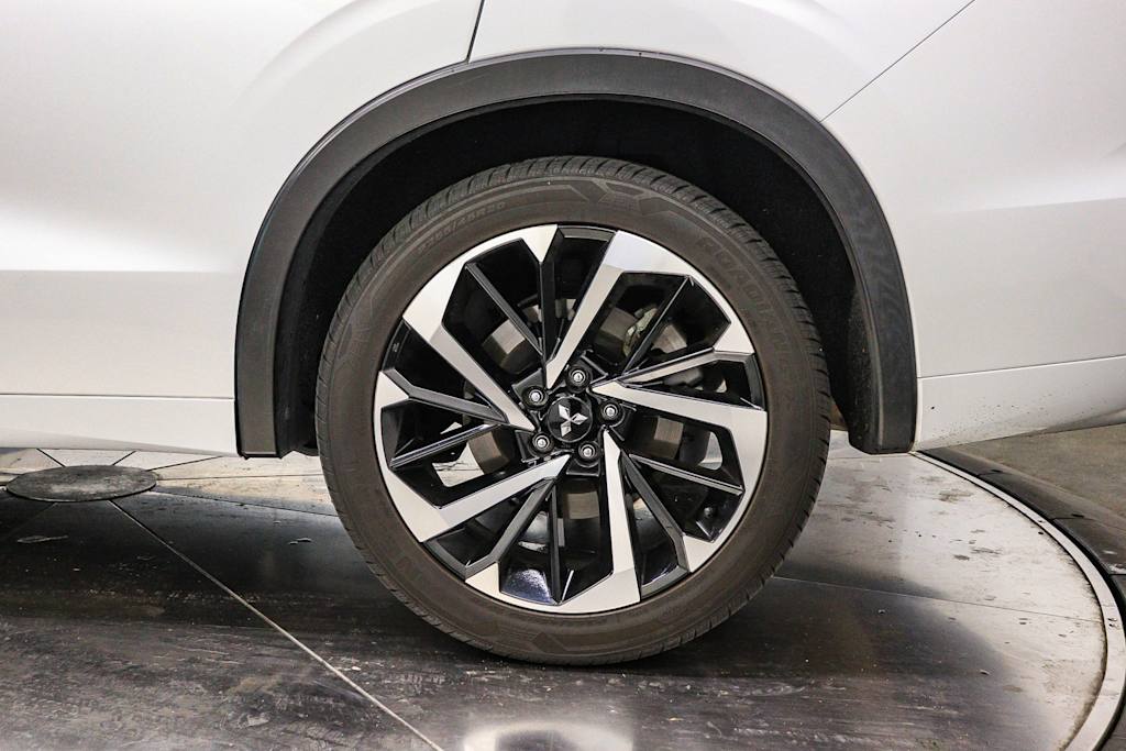 Thumbnail: 2024 Mitsubishi Outlander - 19