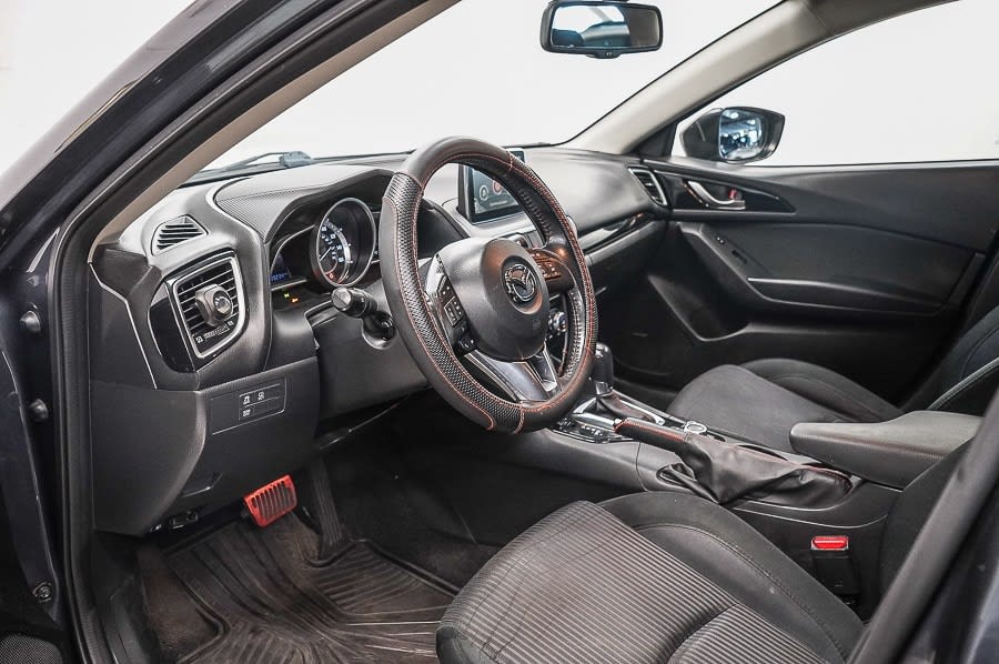 Thumbnail: 2016 Mazda Mazda3 - 14