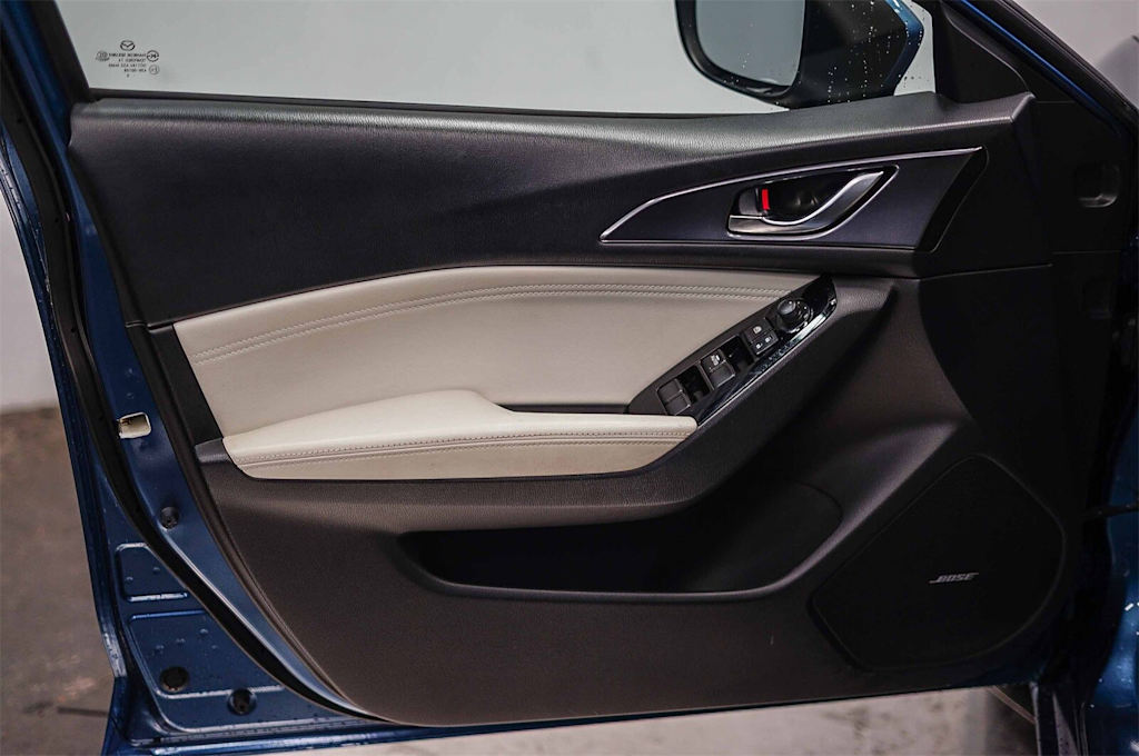 Thumbnail: 2017 Mazda Mazda3 - 25