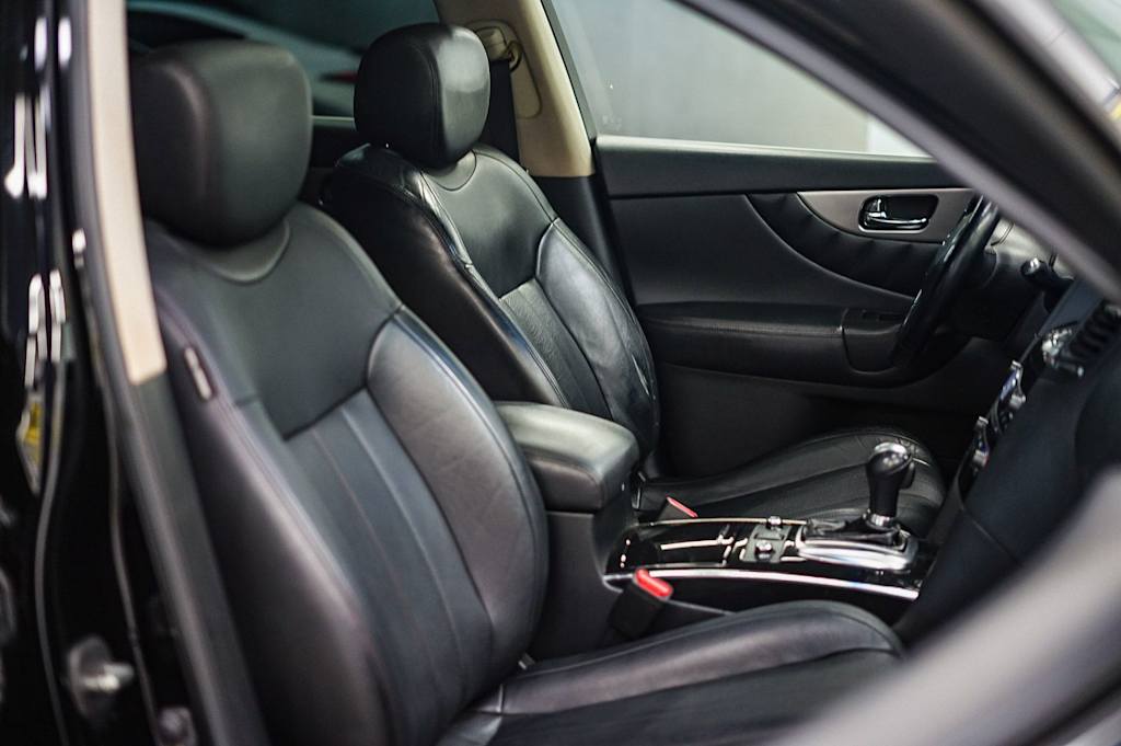 Thumbnail: 2015 INFINITI QX70 - 10