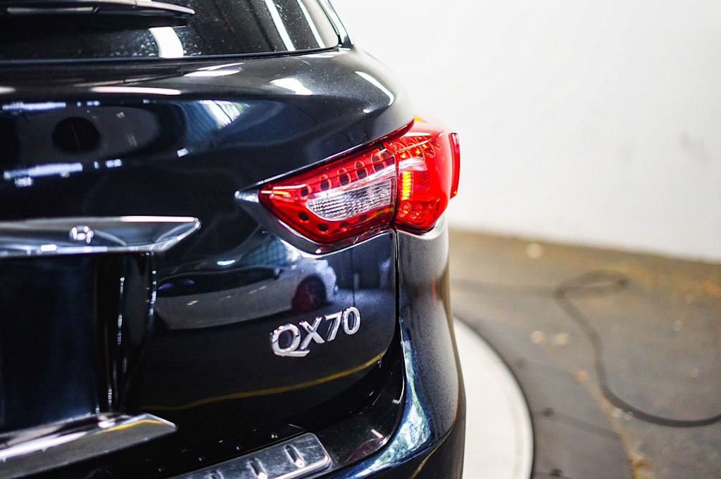 Thumbnail: 2015 INFINITI QX70 - 15