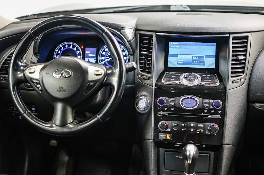 Thumbnail: 2015 INFINITI QX70 - 2