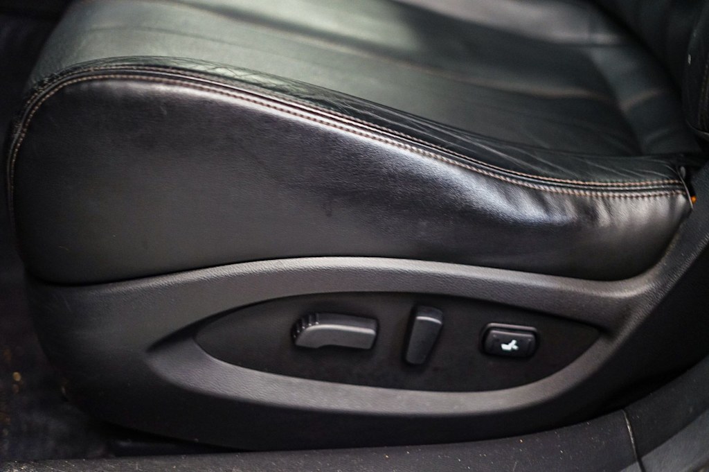 Thumbnail: 2015 INFINITI QX70 - 23