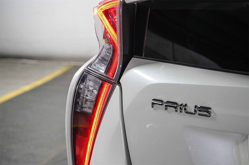 Thumbnail: 2017 Toyota Prius - 22