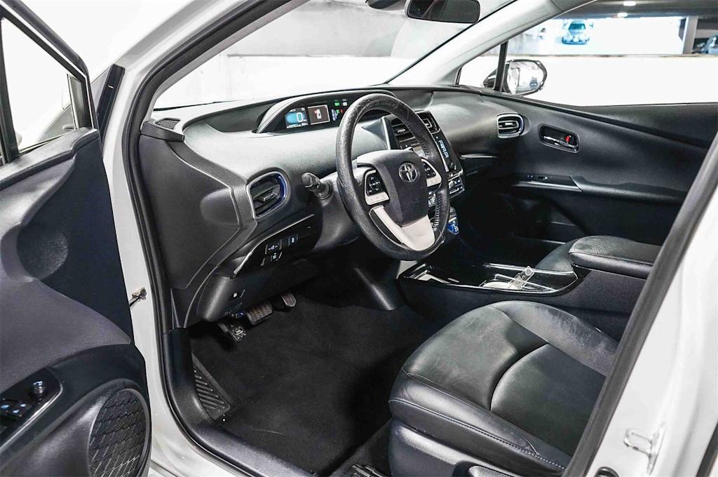 Thumbnail: 2017 Toyota Prius - 13