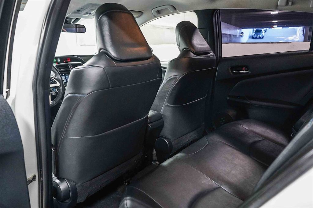 Thumbnail: 2017 Toyota Prius - 11