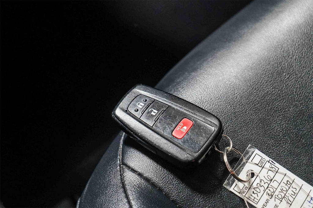 Thumbnail: 2017 Toyota Prius - 16