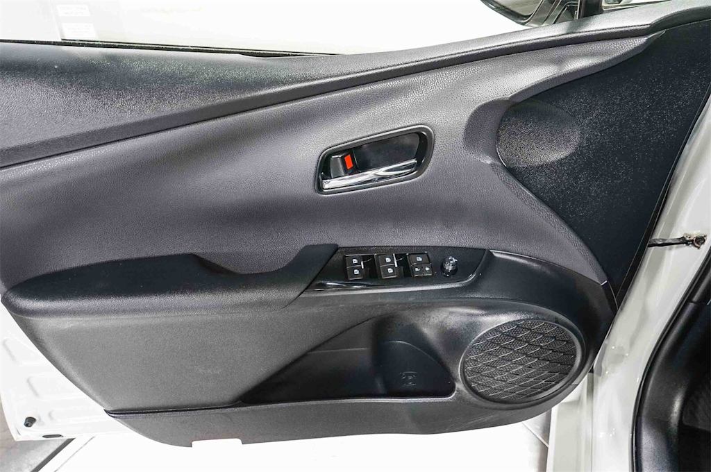 Thumbnail: 2017 Toyota Prius - 24