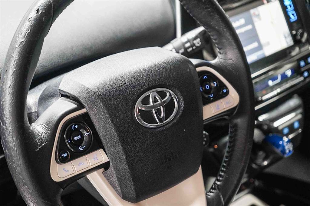 Thumbnail: 2017 Toyota Prius - 23