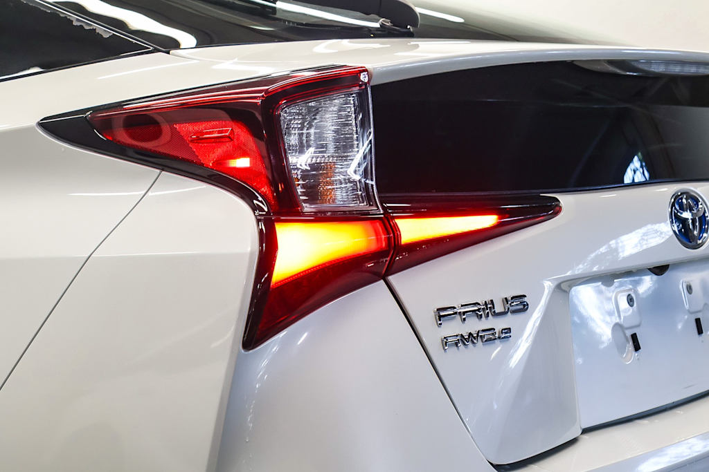 2019 Toyota Prius XLE 22