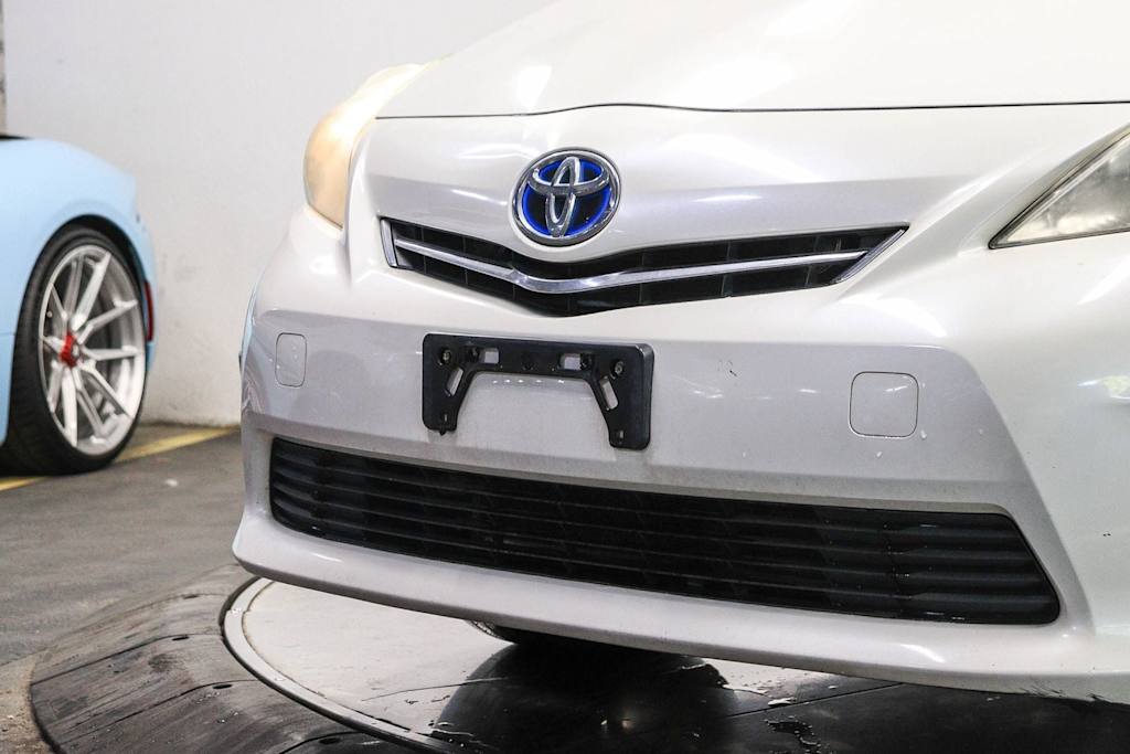 Thumbnail: 2012 Toyota Prius v - 19